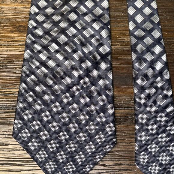 Ralph Lauren Navy and Light Blue Silk Tie - Picture 2 of 6